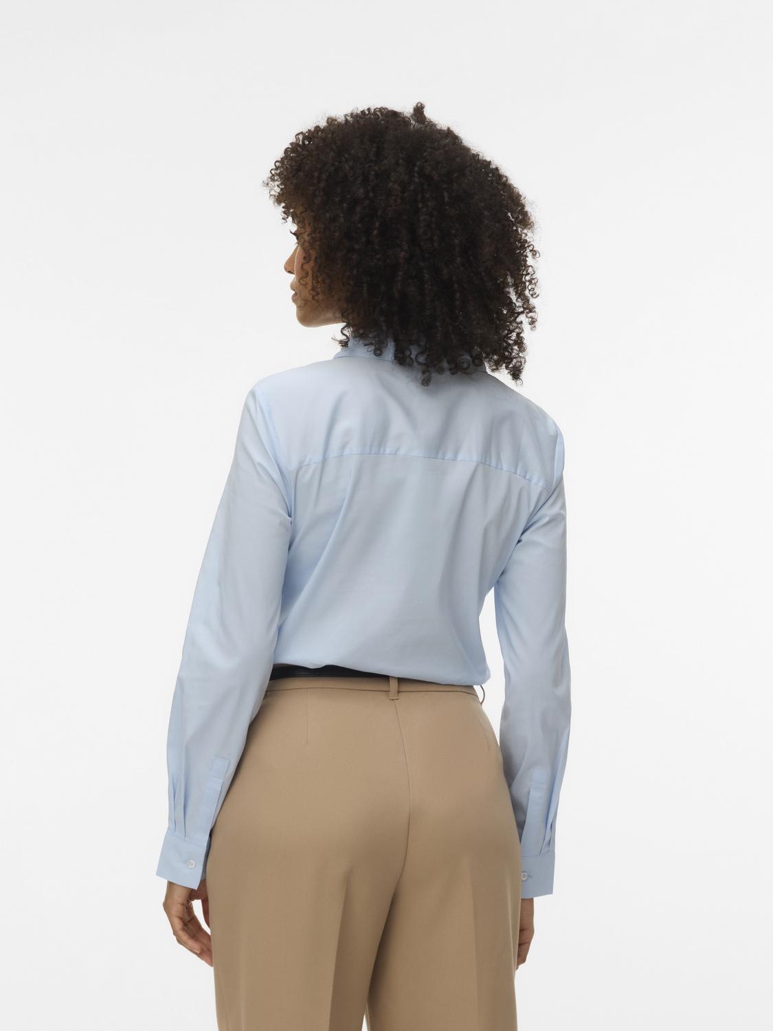 model_shot-back